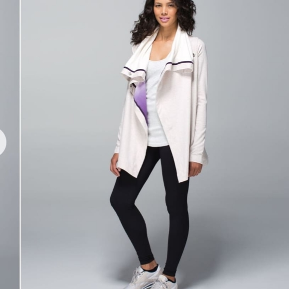 Lululemon Savasana Wrap
Heathered Dune